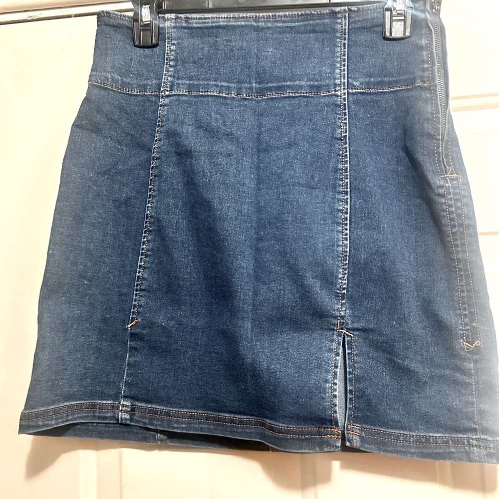 Free people blue denim Jean mini skirt sz 8